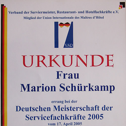 Auszeichnung Vize-Meisterin der Servicefachkräfte - Hotel Restaurant Bergeshöhe - Ihr ***Hotel in Mettingen im Tecklenburger Land, Festsaal für Ihre Hochzeitsfeier, Geburtstagsfeier, Taufe, Beerdigung, Modenschau u.v.m